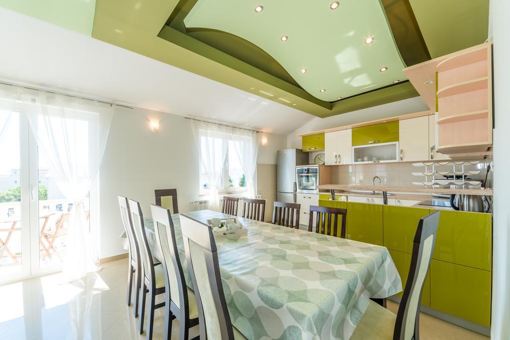Crowonder Sun&Fun Holiday House With Large Swimming Pool, Playroom And Garden Бибинє Екстер'єр фото