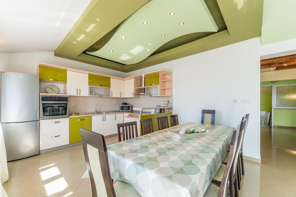 Crowonder Sun&Fun Holiday House With Large Swimming Pool, Playroom And Garden Бибинє Екстер'єр фото