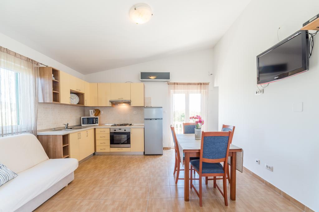 Crowonder Sun&Fun Holiday House With Large Swimming Pool, Playroom And Garden Бибинє Екстер'єр фото