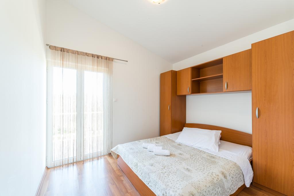 Crowonder Sun&Fun Holiday House With Large Swimming Pool, Playroom And Garden Бибинє Екстер'єр фото