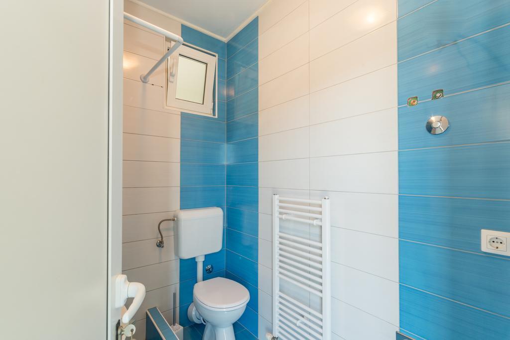 Crowonder Sun&Fun Holiday House With Large Swimming Pool, Playroom And Garden Бибинє Екстер'єр фото