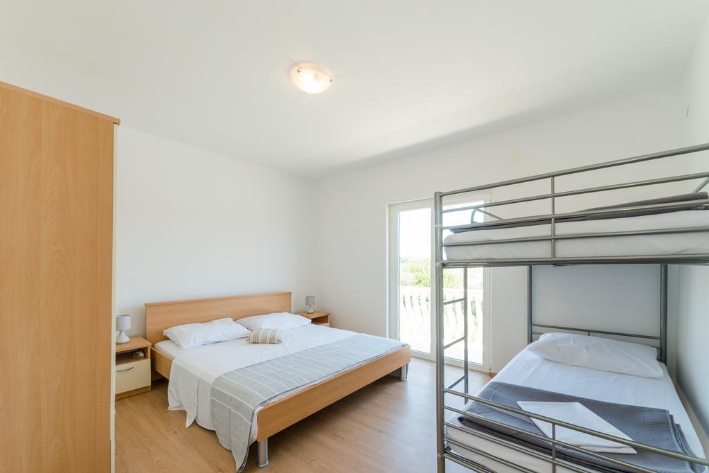 Crowonder Sun&Fun Holiday House With Large Swimming Pool, Playroom And Garden Бибинє Екстер'єр фото