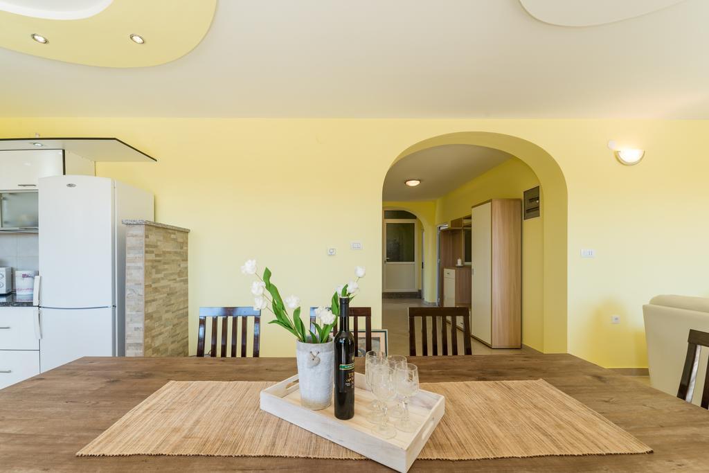 Crowonder Sun&Fun Holiday House With Large Swimming Pool, Playroom And Garden Бибинє Екстер'єр фото
