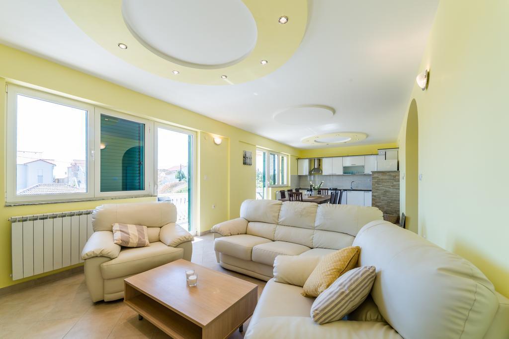 Crowonder Sun&Fun Holiday House With Large Swimming Pool, Playroom And Garden Бибинє Екстер'єр фото